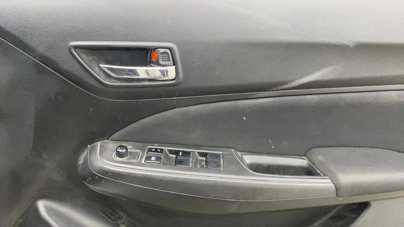 2019 Maruti Swift VXI, Petrol, Manual, 1,19,266 km, Driver Side Door Panels Control