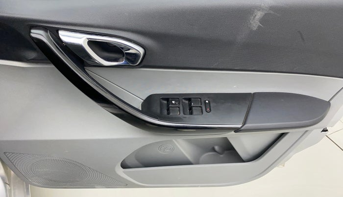 2020 Tata Tiago XZ PETROL, Petrol, Manual, 32,771 km, Driver Side Door Panels Control