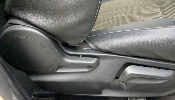 2020 Tata Tiago XZ PETROL, Petrol, Manual, 32,771 km, Driver Side Adjustment Panel