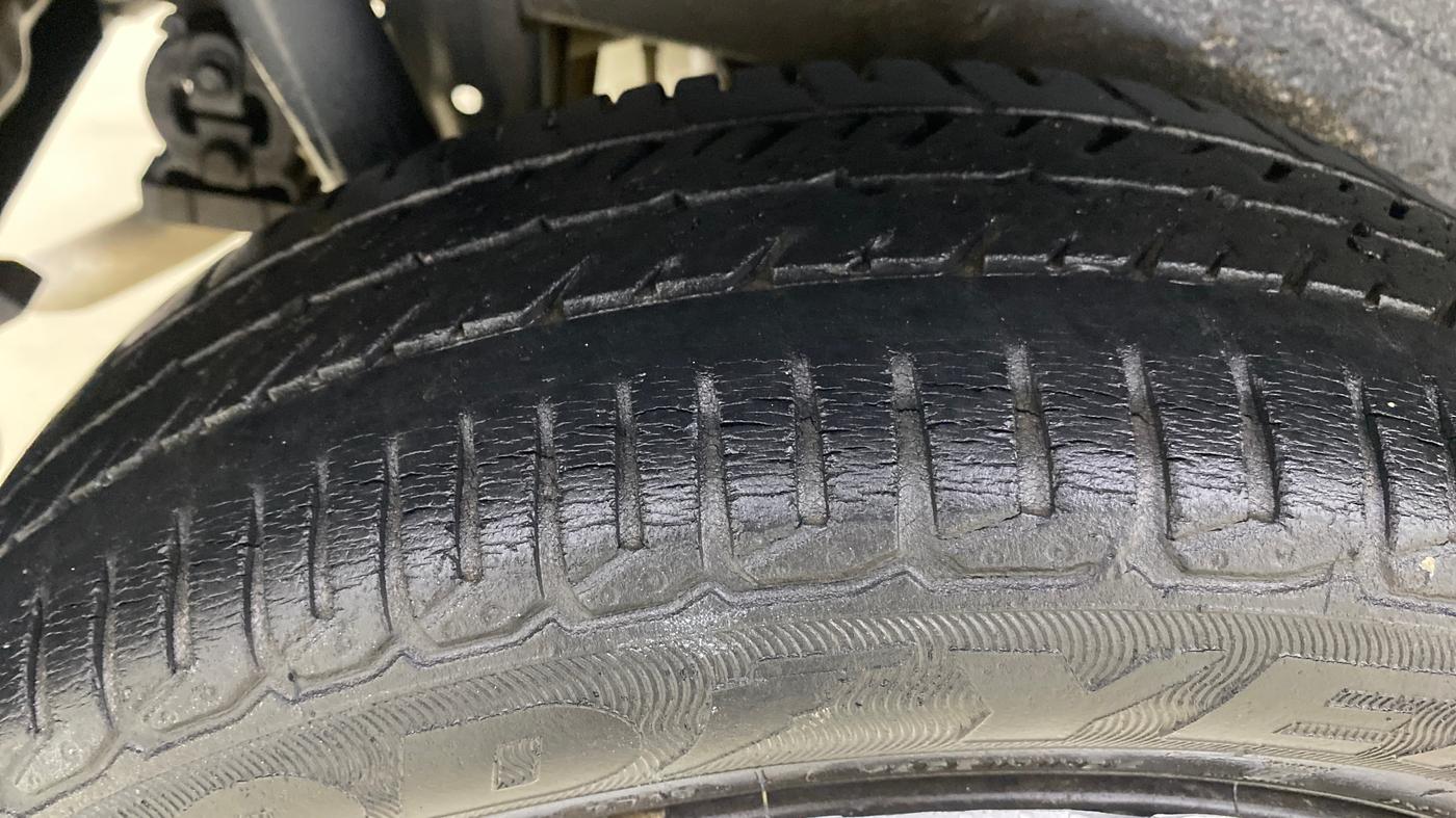2016 Maruti Wagon R 1.0 VXI, Petrol, Manual, 18,875 km, Right Rear Tyre Tread