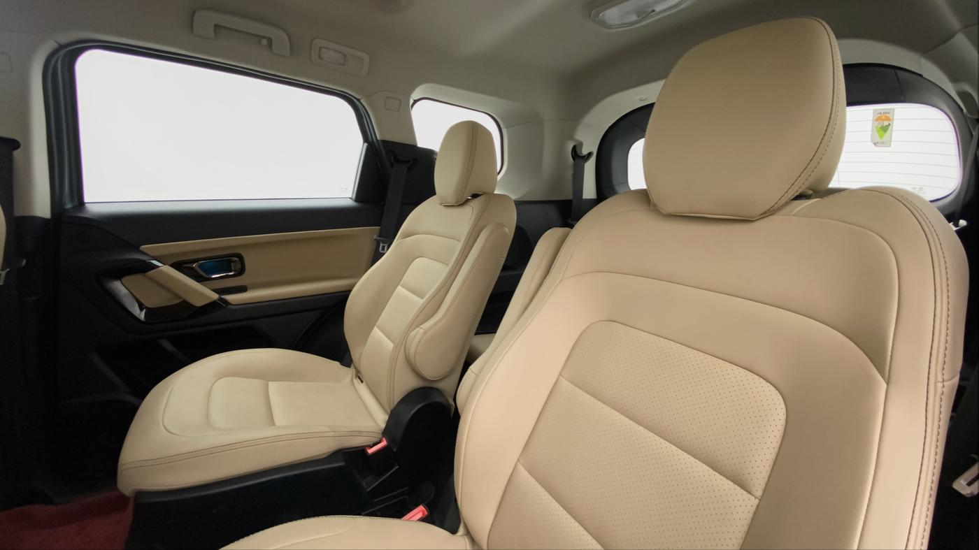 2021 Tata Safari XZA+  KRYOTEC, Diesel, Automatic, 14,990 km, Right Side Rear Door Cabin