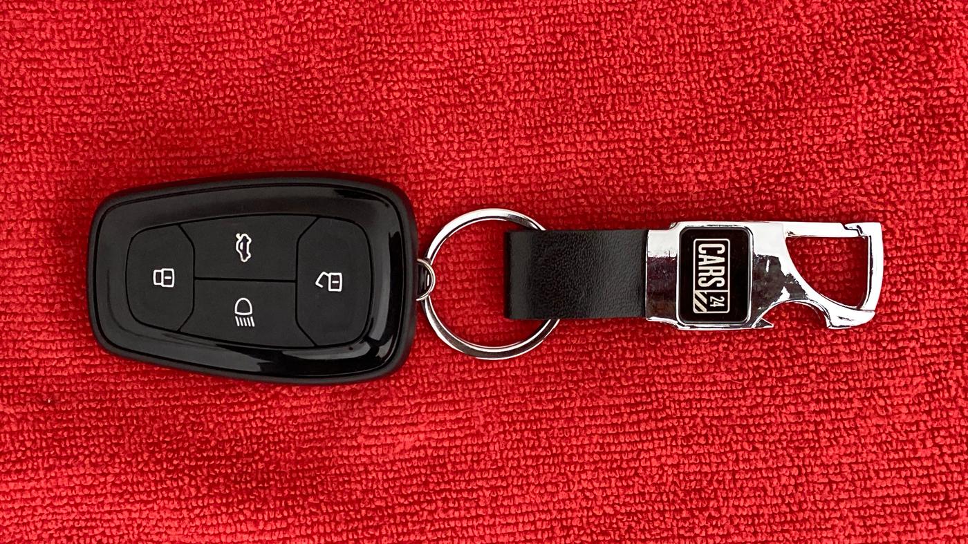2021 Tata Safari XZA+  KRYOTEC, Diesel, Automatic, 14,990 km, Key Close Up
