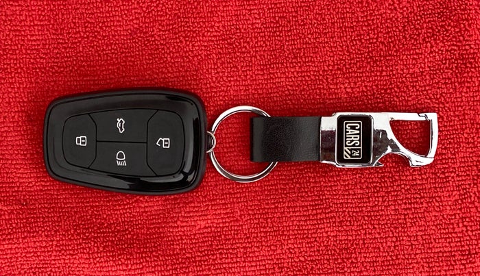 2021 Tata Safari XZA+  KRYOTEC, Diesel, Automatic, 14,990 km, Key Close Up