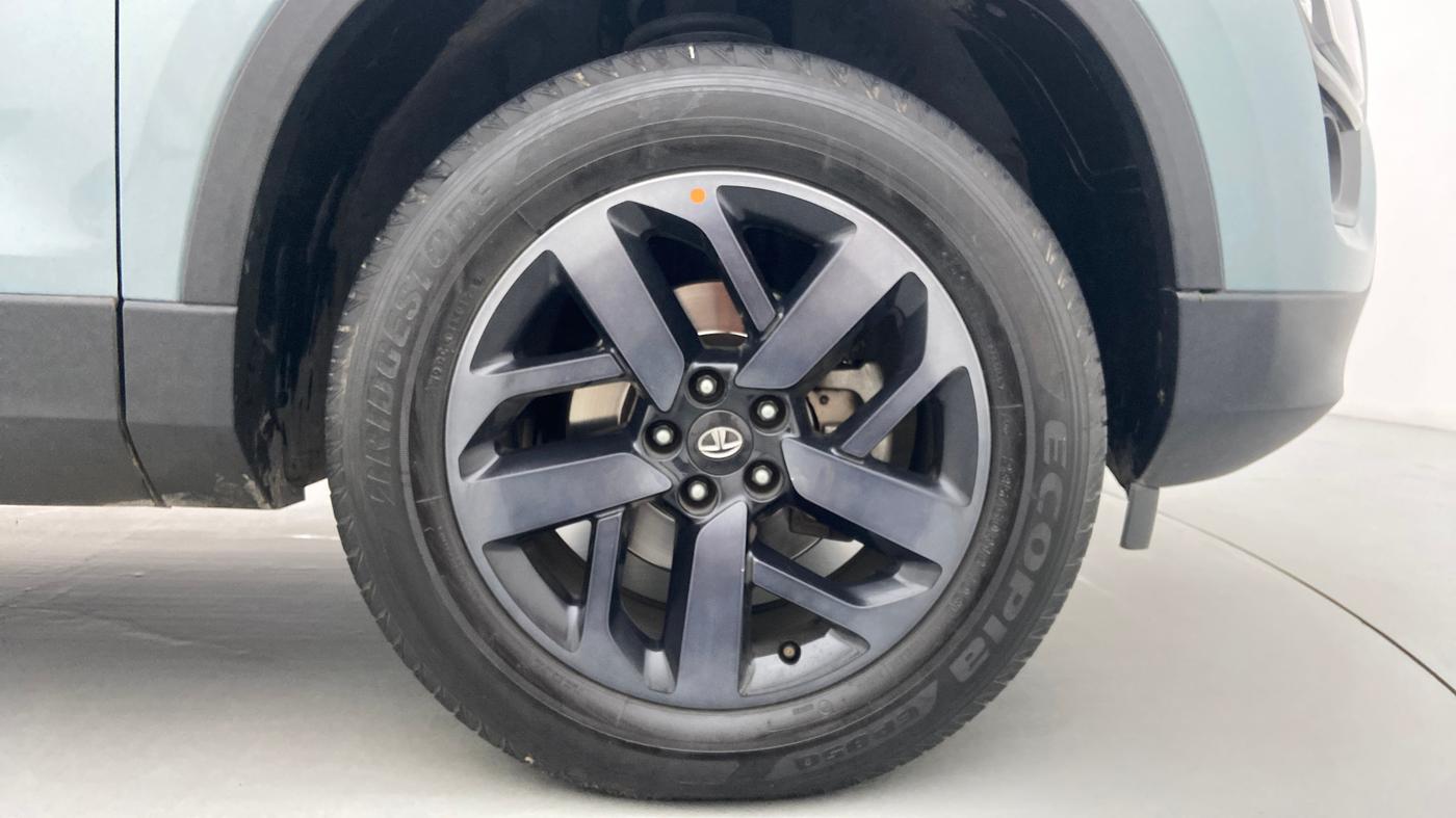 2021 Tata Safari XZA+  KRYOTEC, Diesel, Automatic, 14,990 km, Left Front Wheel