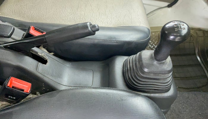 2016 Maruti Eeco 5 STR CNG WITH HTR, CNG, Manual, 54,456 km, Gear Lever