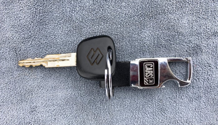 2016 Maruti Eeco 5 STR CNG WITH HTR, CNG, Manual, 54,456 km, Key Close Up