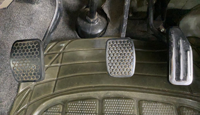 2016 Maruti Eeco 5 STR CNG WITH HTR, CNG, Manual, 54,456 km, Pedals