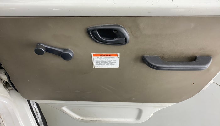 2016 Maruti Eeco 5 STR CNG WITH HTR, CNG, Manual, 54,456 km, Driver Side Door Panels Control