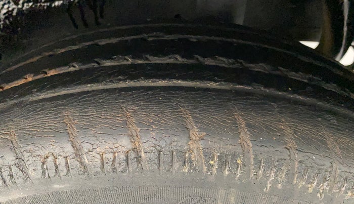 2014 Maruti Celerio VXI AMT, Petrol, Automatic, 71,320 km, Left Rear Tyre Tread