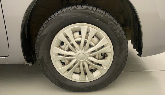 2015 Maruti Wagon R 1.0 LXI CNG, CNG, Manual, 70,628 km, Right Front Wheel