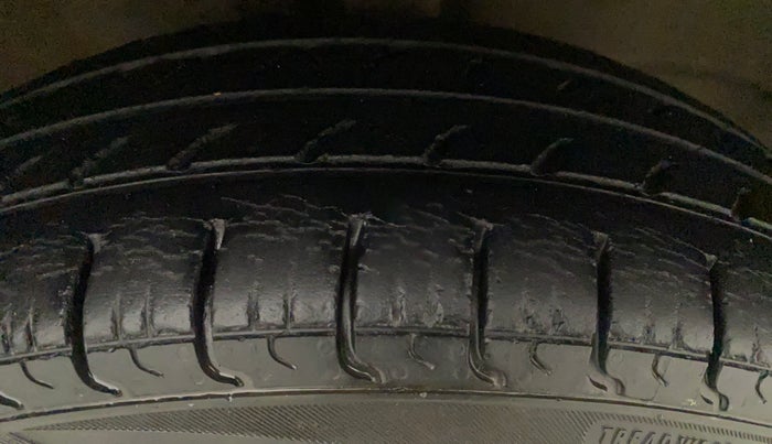 2015 Maruti Wagon R 1.0 LXI CNG, CNG, Manual, 70,628 km, Left Rear Tyre Tread