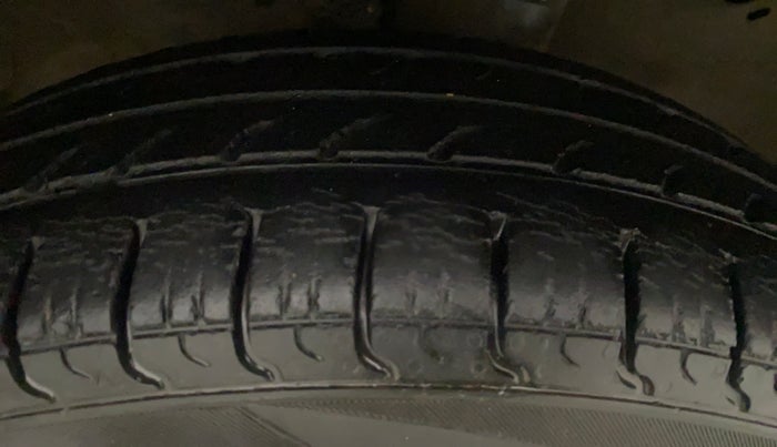 2015 Maruti Wagon R 1.0 LXI CNG, CNG, Manual, 70,628 km, Right Rear Tyre Tread