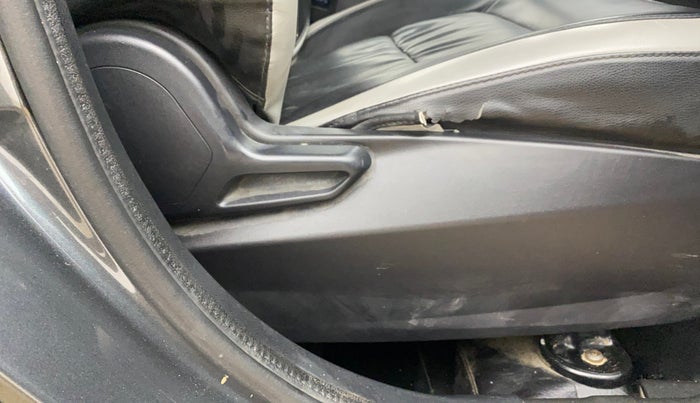 2022 Tata NEXON XMA PLUS SUNROOF PETROL, Petrol, Automatic, 47,565 km, Driver Side Adjustment Panel