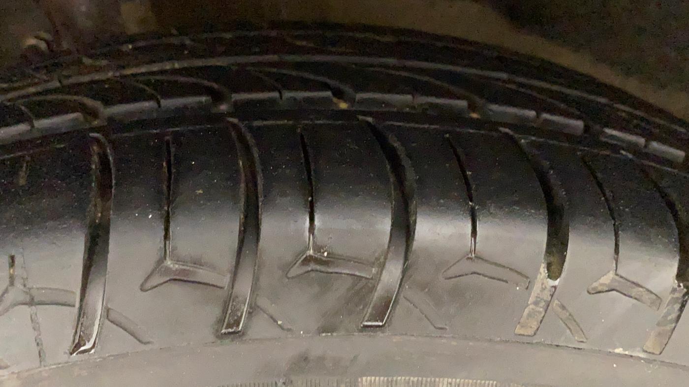 2017 Maruti Baleno SIGMA PETROL 1.2, CNG, Manual, 77,425 km, Left Front Tyre Tread