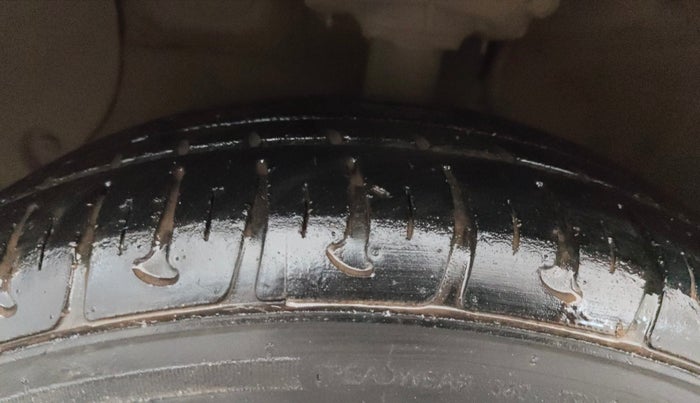 2017 Hyundai Grand i10 ASTA 1.2 KAPPA VTVT, Petrol, Manual, 36,789 km, Left Front Tyre Tread