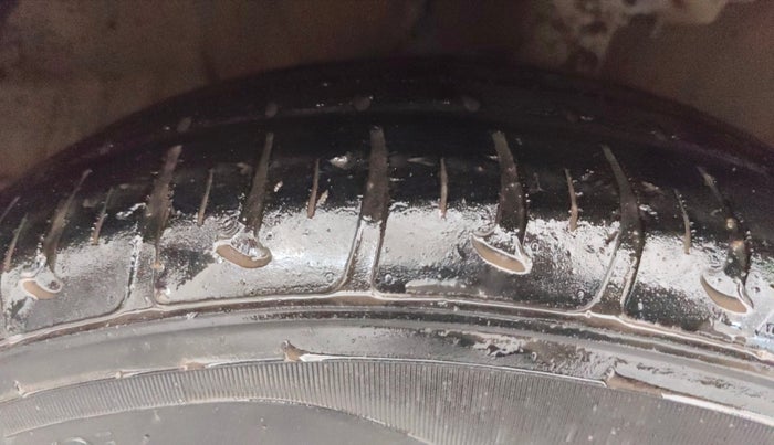 2017 Hyundai Grand i10 ASTA 1.2 KAPPA VTVT, Petrol, Manual, 36,789 km, Right Front Tyre Tread