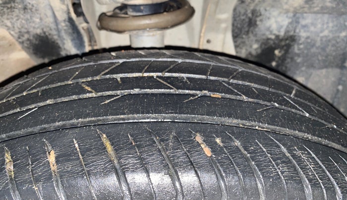 2021 Renault Kiger RXT MT, Petrol, Manual, 35,144 km, Right Front Tyre Tread