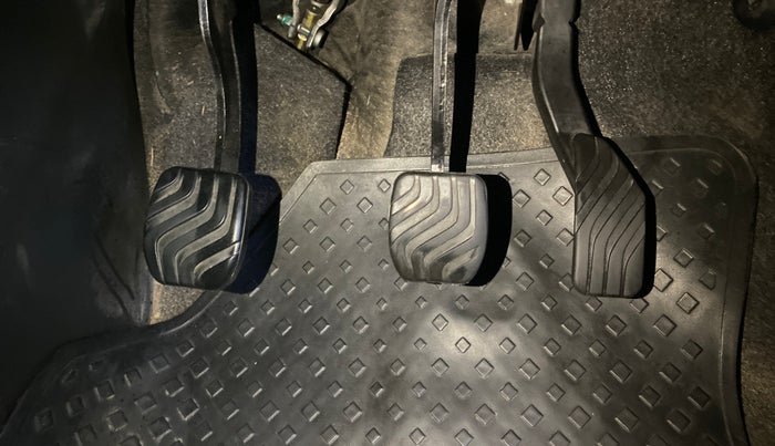 2021 Renault Kiger RXT MT, Petrol, Manual, 35,144 km, Pedals