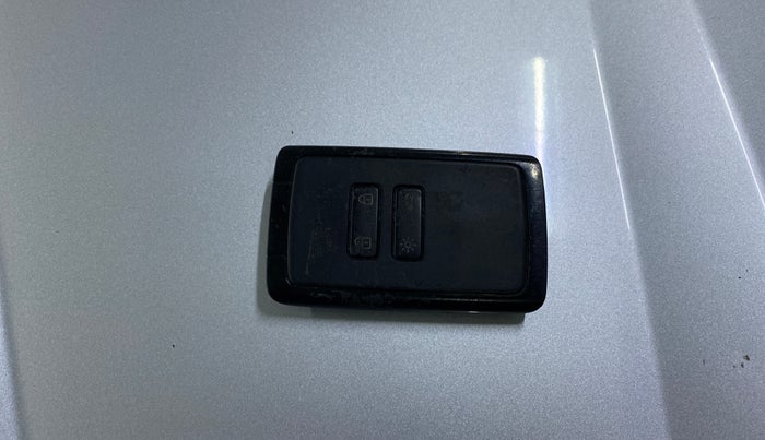 2021 Renault Kiger RXT MT, Petrol, Manual, 35,144 km, Key Close Up