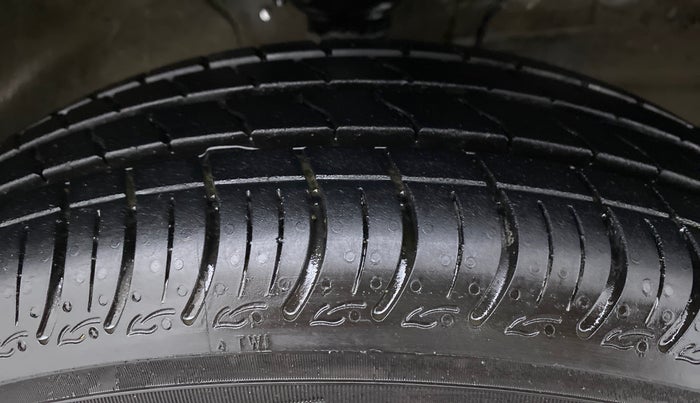 2022 Maruti S PRESSO VXI (O), Petrol, Manual, 5,787 km, Right Front Tyre Tread