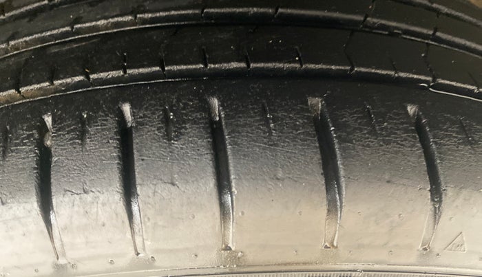 2016 Maruti Baleno ZETA CVT PETROL 1.2, Petrol, Automatic, 23,545 km, Right Front Tyre Tread