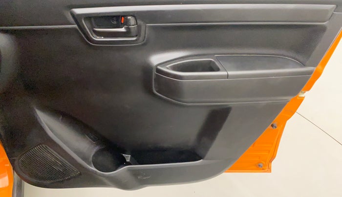 2020 Maruti S PRESSO VXI CNG, CNG, Manual, 71,433 km, Driver Side Door Panels Control