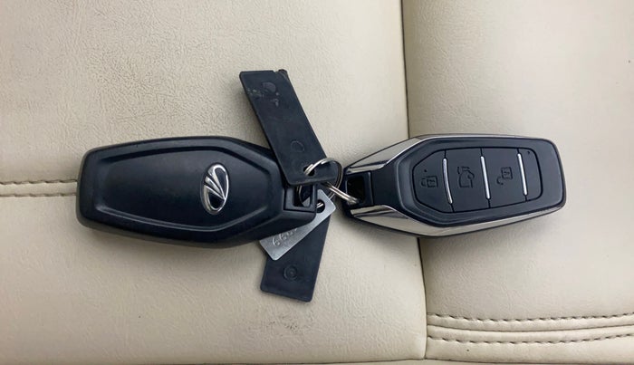 2020 Mahindra XUV500 W9, Diesel, Manual, 95,540 km, Key Close Up