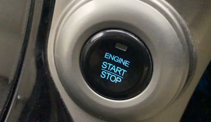 2020 Mahindra XUV500 W9, Diesel, Manual, 95,540 km, Keyless Start/ Stop Button