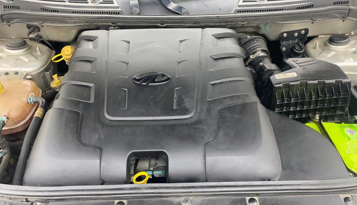 2020 Mahindra XUV500 W9, Diesel, Manual, 95,540 km, Engine View