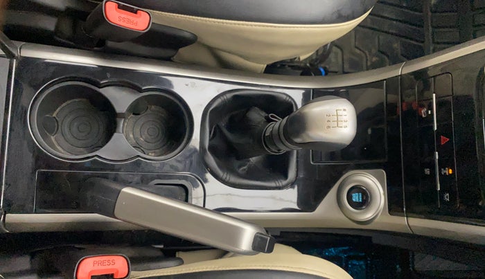 2020 Mahindra XUV500 W9, Diesel, Manual, 95,540 km, Gear Lever