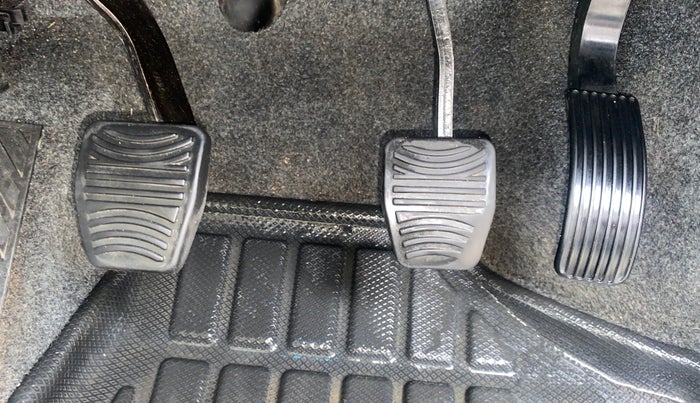 2020 Mahindra XUV500 W9, Diesel, Manual, 95,540 km, Pedals