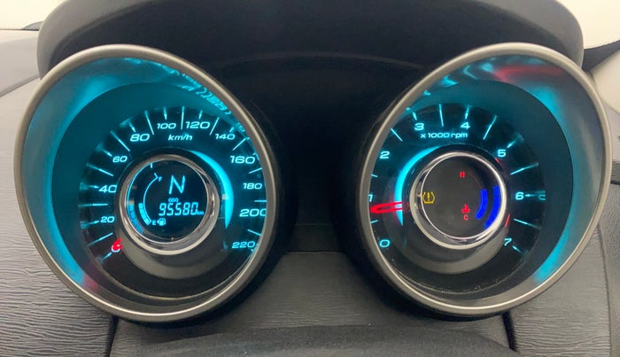 2020 Mahindra XUV500 W9, Diesel, Manual, 95,540 km, Odometer Image