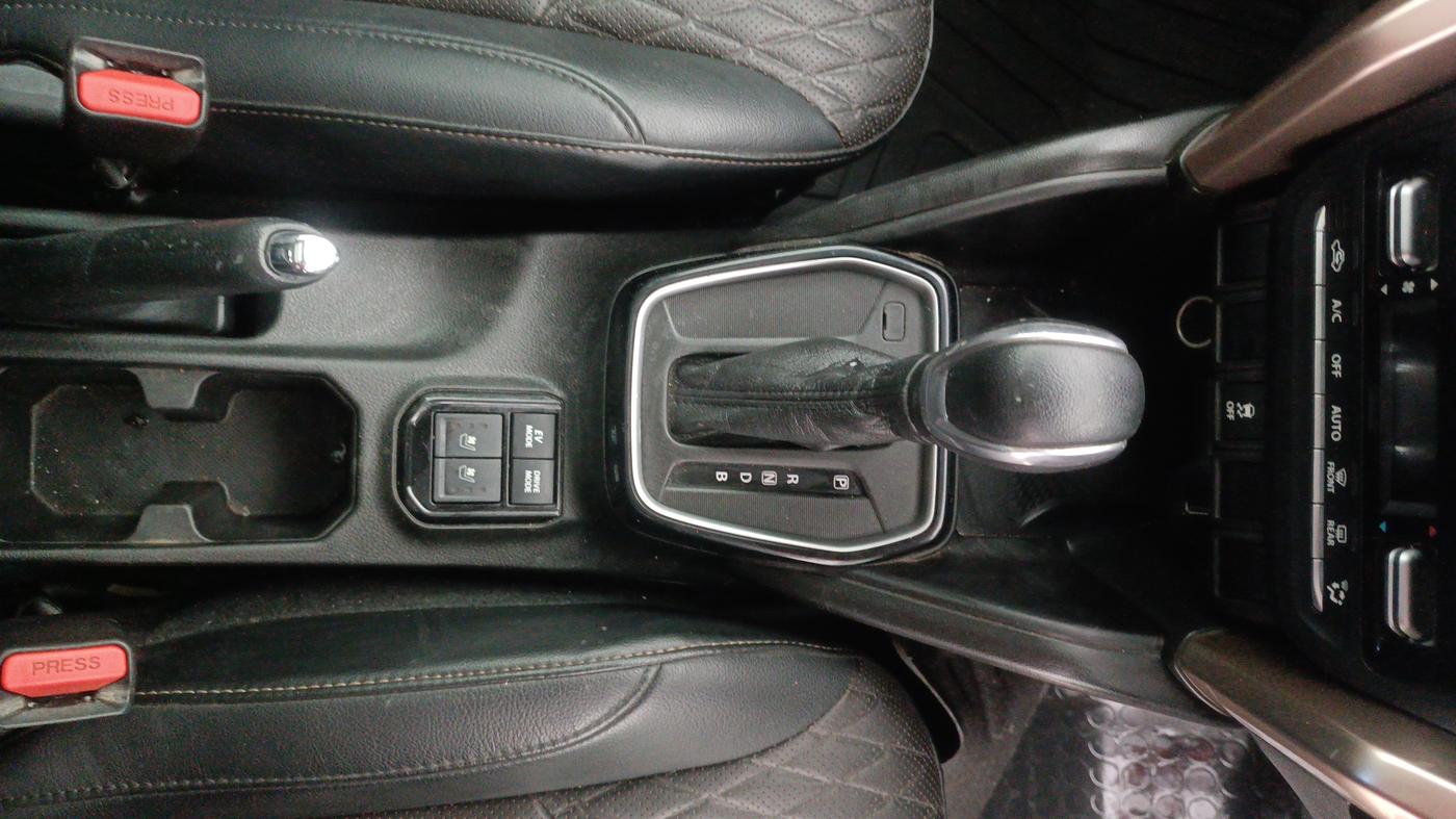 2023 Maruti Grand Vitara ALPHA PLUS HYBRID ECVT, Hybrid, Automatic, 1,07,462 km, Gear Lever