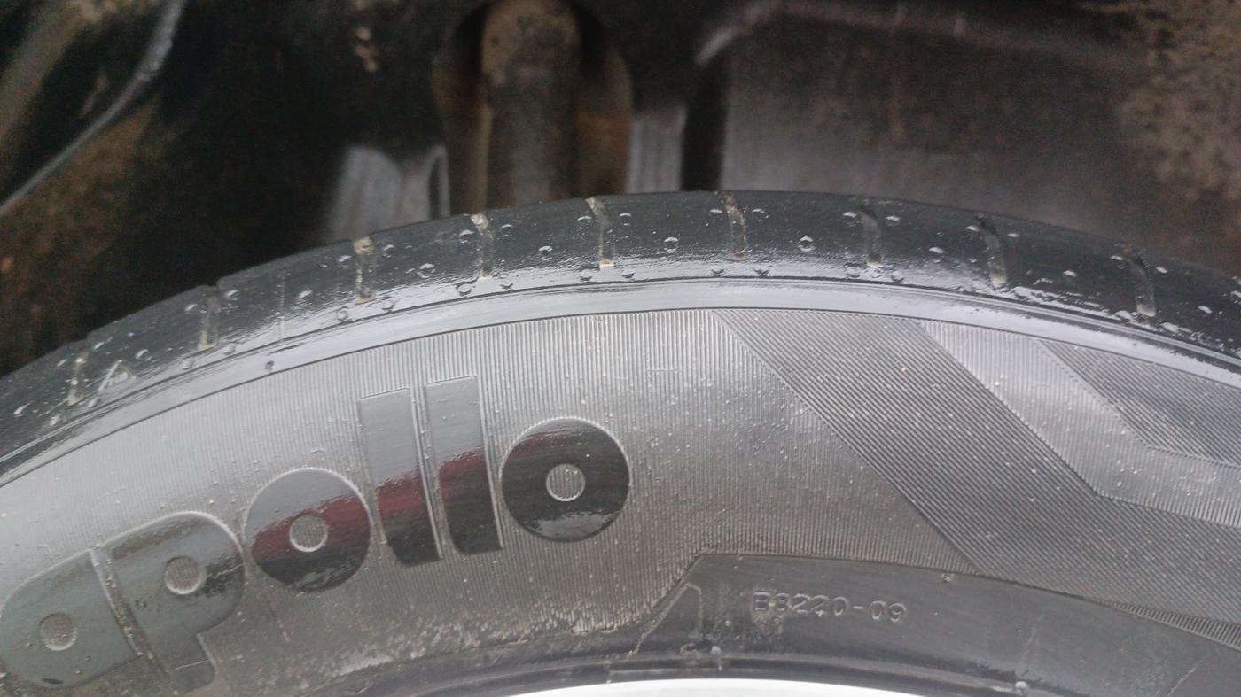 2023 Maruti Grand Vitara ALPHA PLUS HYBRID ECVT, Hybrid, Automatic, 1,07,462 km, Right Rear Tyre Tread