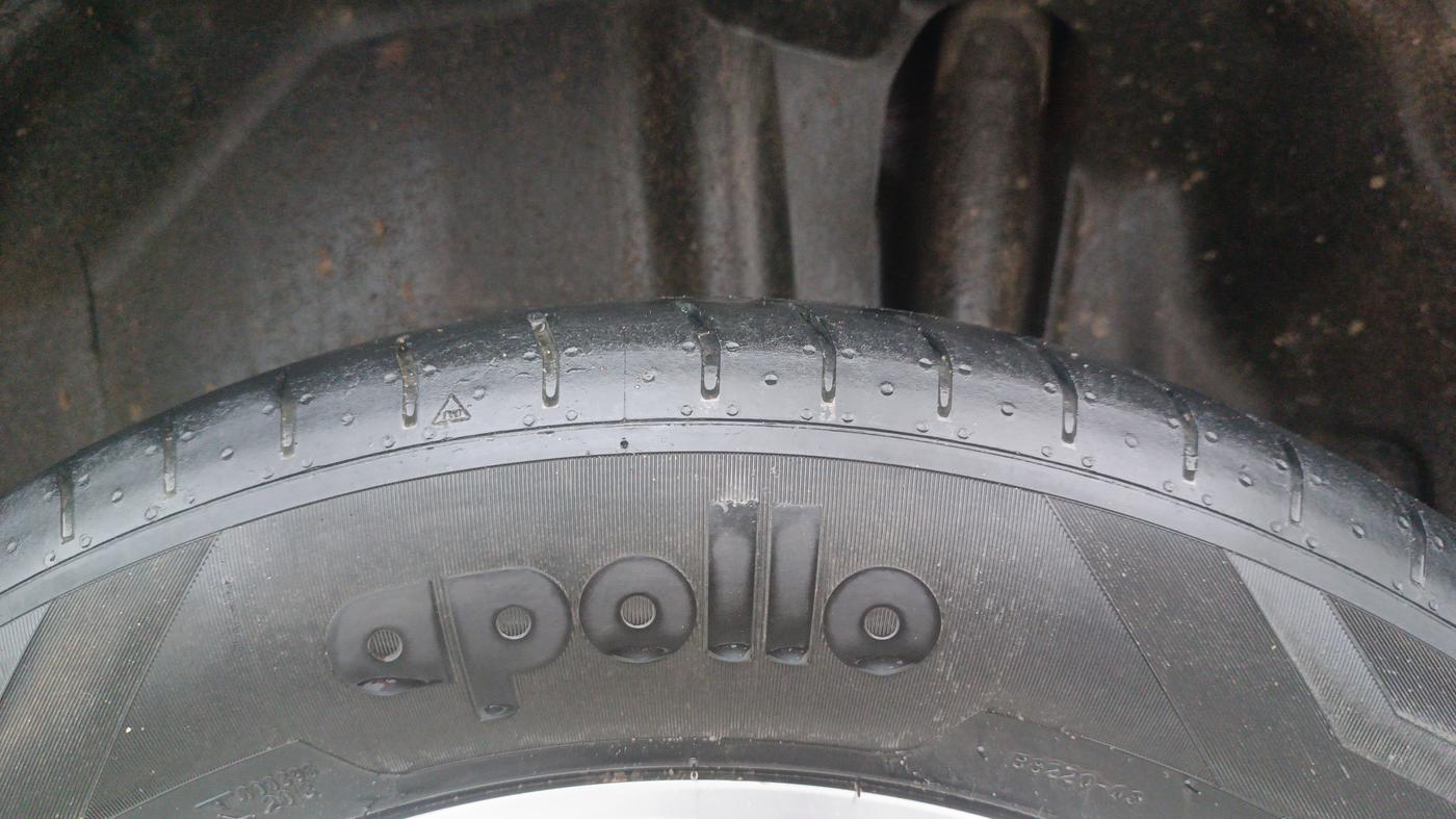 2023 Maruti Grand Vitara ALPHA PLUS HYBRID ECVT, Hybrid, Automatic, 1,07,462 km, Left Rear Tyre Tread
