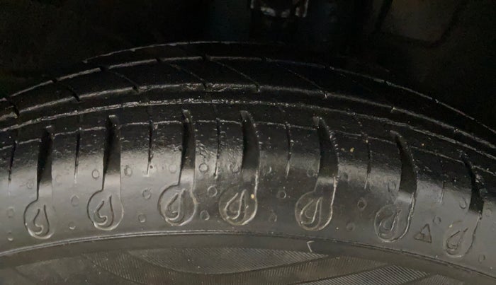 2020 Renault Kwid RXL, Petrol, Manual, 34,054 km, Right Front Tyre Tread