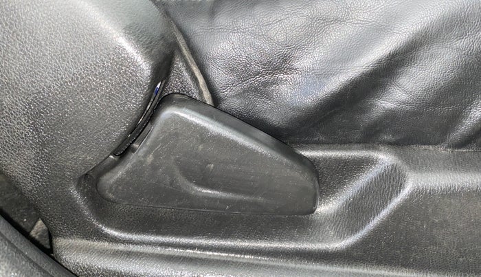 2020 Renault Kwid RXL, Petrol, Manual, 34,054 km, Driver Side Adjustment Panel