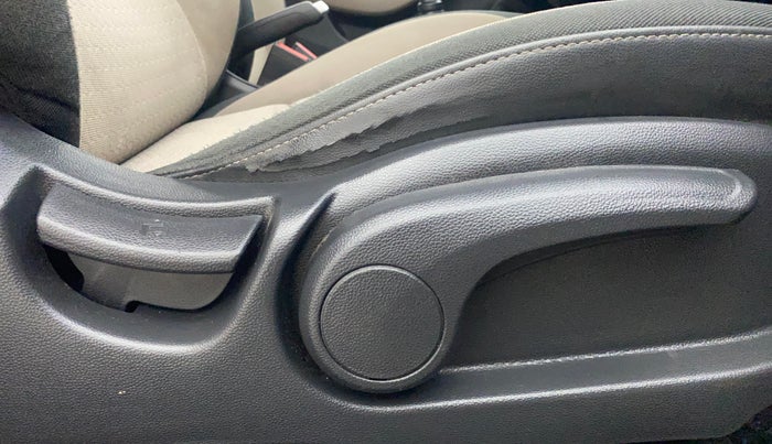 2016 Hyundai Elite i20 SPORTZ 1.2, Petrol, Manual, 43,952 km, Driver Side Adjustment Panel