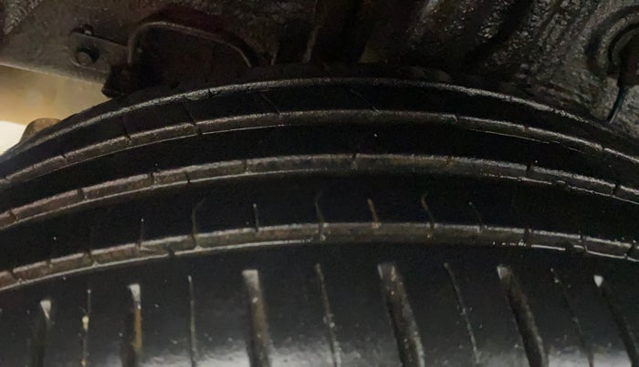 2016 Hyundai Elite i20 SPORTZ 1.2, Petrol, Manual, 43,952 km, Right Rear Tyre Tread