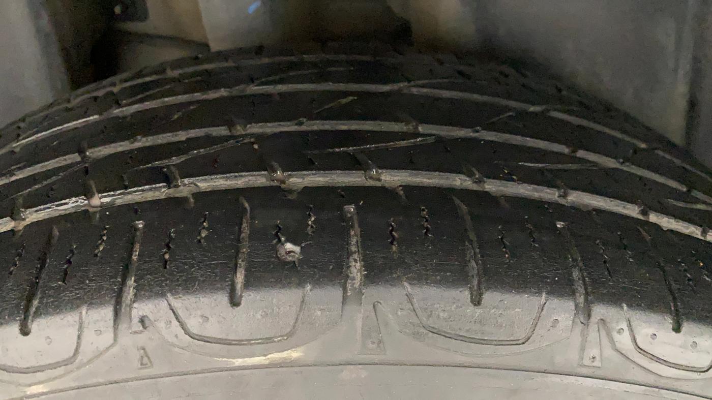 2017 Jeep Compass LIMITED (O) 1.4 PETROL AT, Petrol, Automatic, 59,268 km, Right Rear Tyre Tread