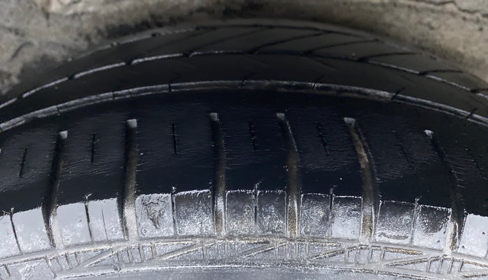 2009 Hyundai i10 MAGNA 1.2, Petrol, Manual, 62,546 km, Right Rear Tyre Tread