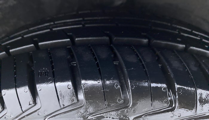 2009 Hyundai i10 MAGNA 1.2, Petrol, Manual, 62,546 km, Right Front Tyre Tread