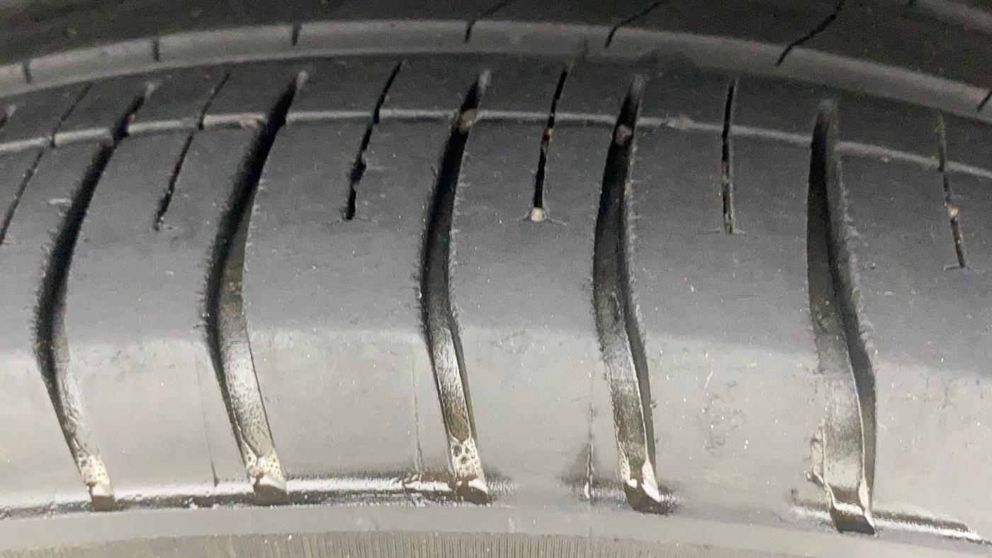2016 Maruti Alto K10 VXI AMT, Petrol, Automatic, 35,519 km, Left Front Tyre Tread
