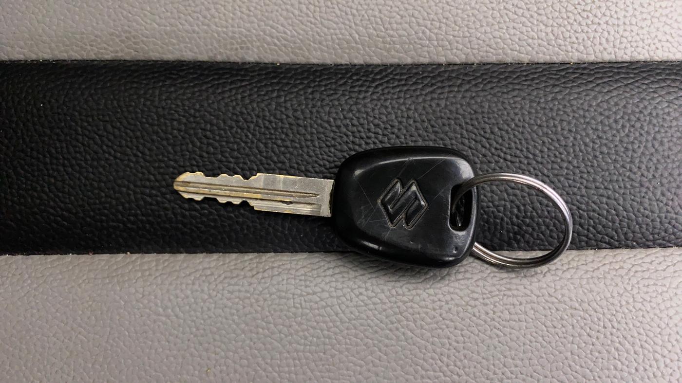 2016 Maruti Alto K10 VXI AMT, Petrol, Automatic, 35,519 km, Key Close Up