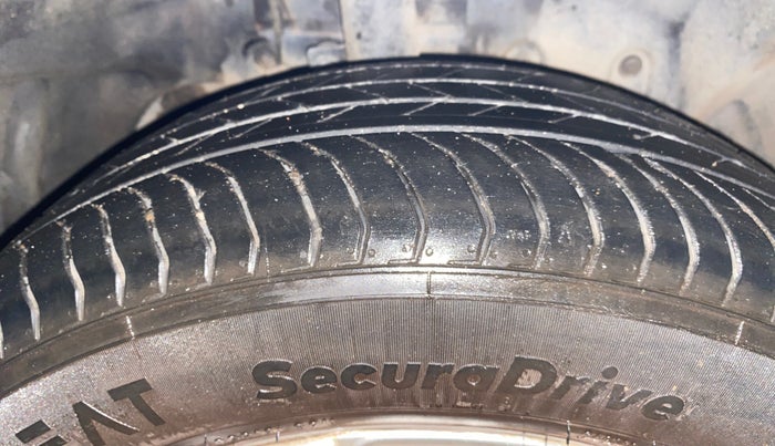 2016 Ford Ecosport TITANIUM 1.5L PETROL, Petrol, Manual, 76,180 km, Right Front Tyre Tread