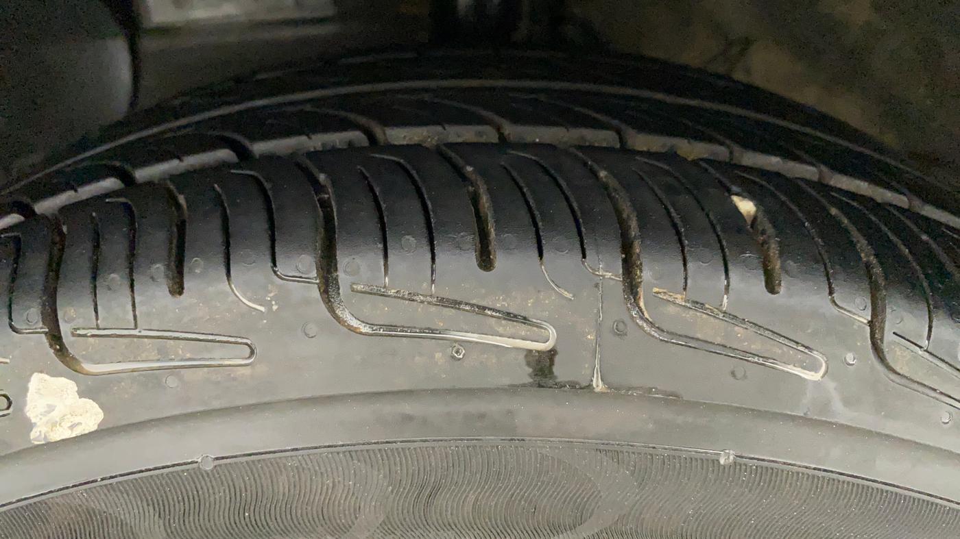 2020 Hyundai GRAND I10 NIOS SPORTZ 1.2 KAPPA VTVT CNG, CNG, Manual, Left Front Tyre Tread