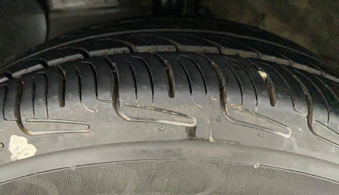 2020 Hyundai GRAND I10 NIOS SPORTZ 1.2 KAPPA VTVT CNG, CNG, Manual, Left Front Tyre Tread