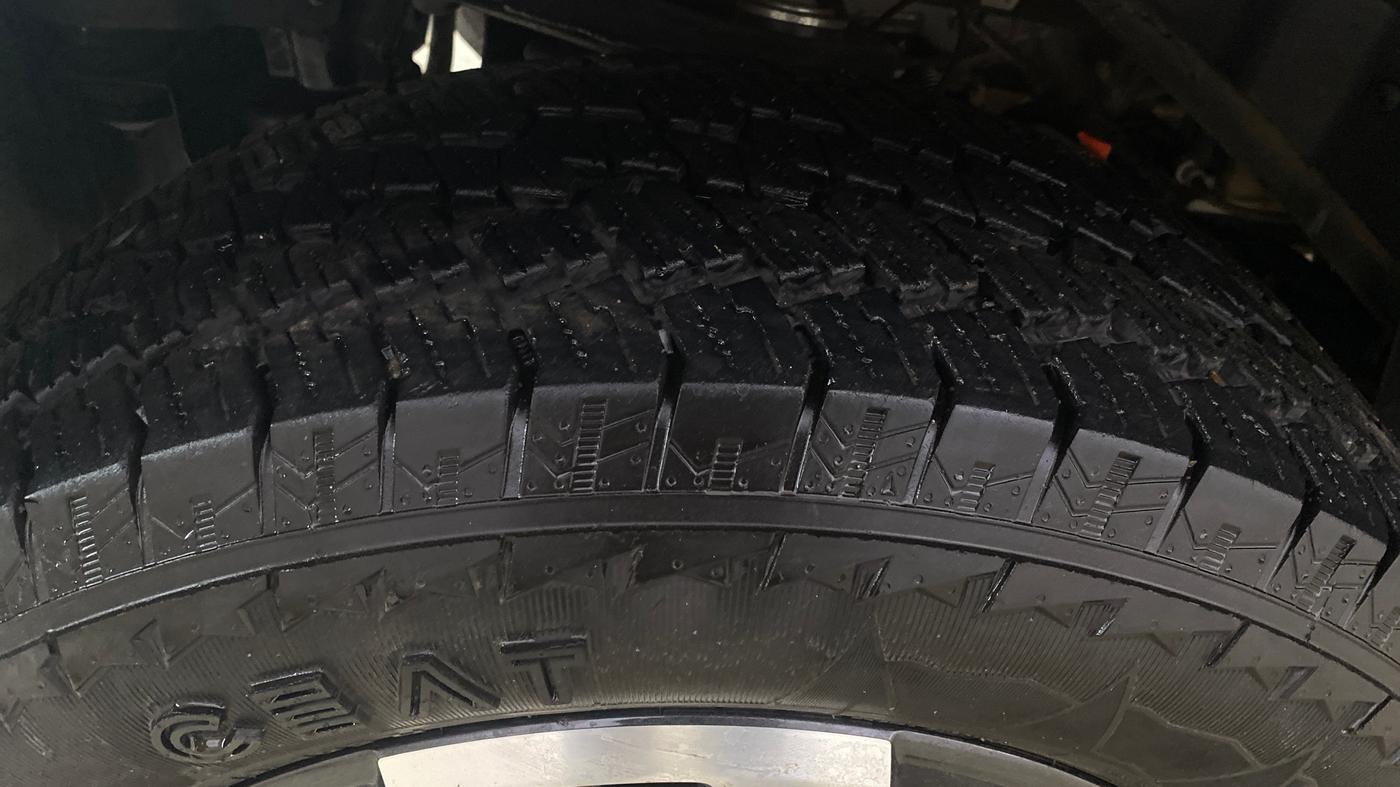 2025 Mahindra Thar Roxx AX7 L Diesel AT 2WD, Diesel, Automatic, 7,502 km, Left Front Tyre Tread