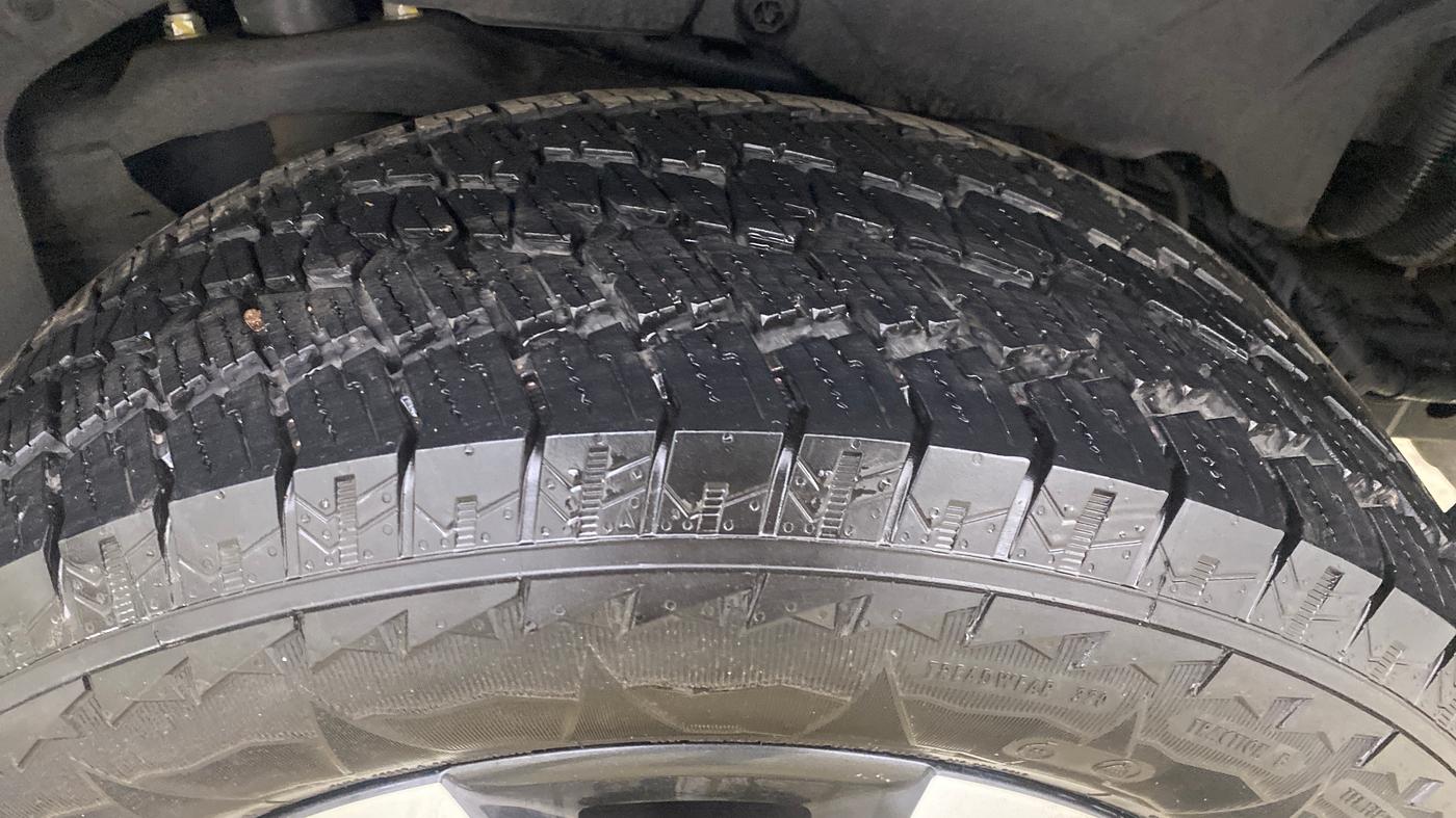 2025 Mahindra Thar Roxx AX7 L Diesel AT 2WD, Diesel, Automatic, 7,502 km, Left Rear Tyre Tread