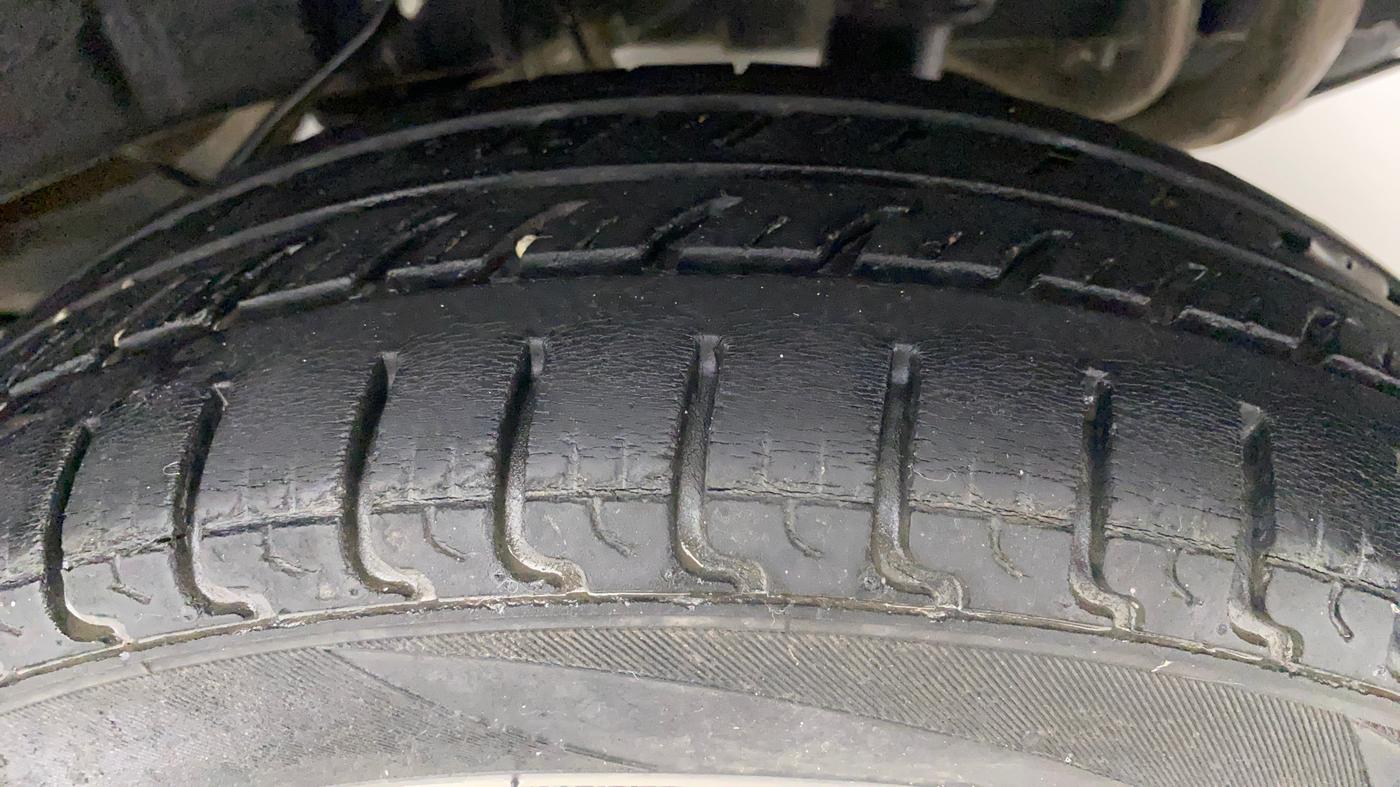 2017 Datsun Go Plus T, Petrol, Manual, 32,528 km, Left Rear Tyre Tread